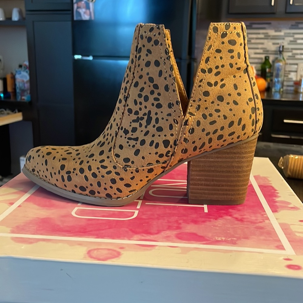 Leopard booties - Picture 2 of 2